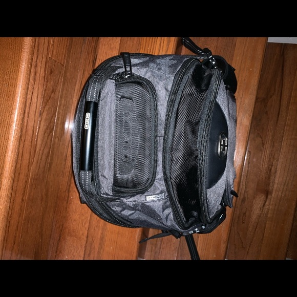 Backpack - Picture 2 of 7